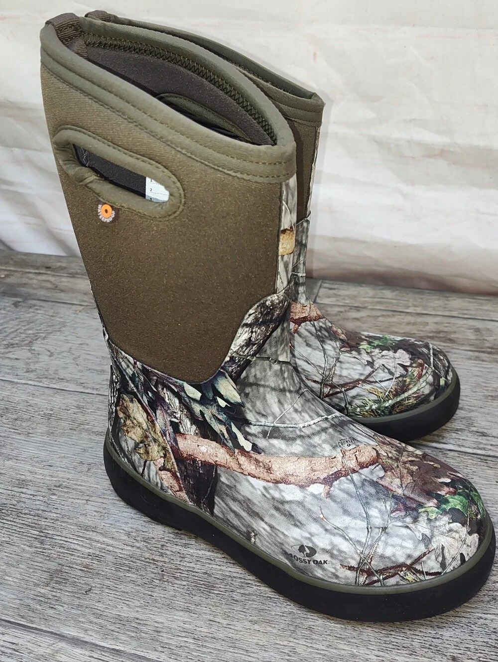 BOGS Classic II Mossy Oak Neoprene Pull On Boot boys/youth camo size 3, Like New